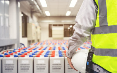 Installer et remplacer batterie condensateur : comment procéder ?
